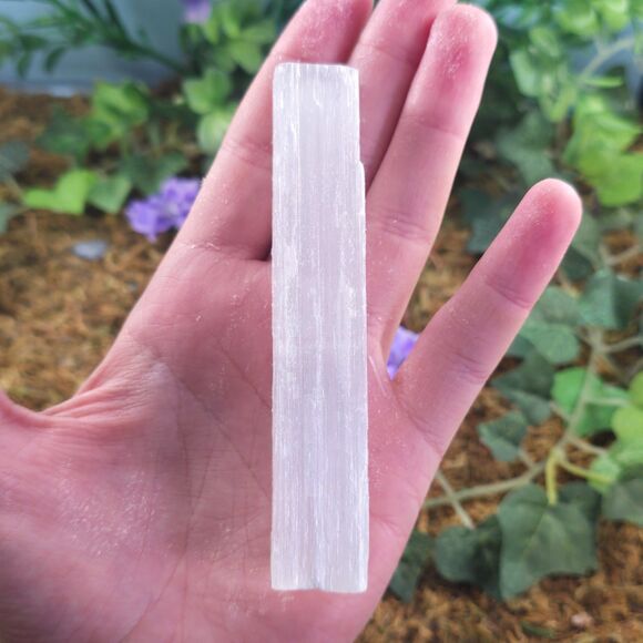 Small Raw Selenite Stick, Wand #35 - Picture 3 of 3